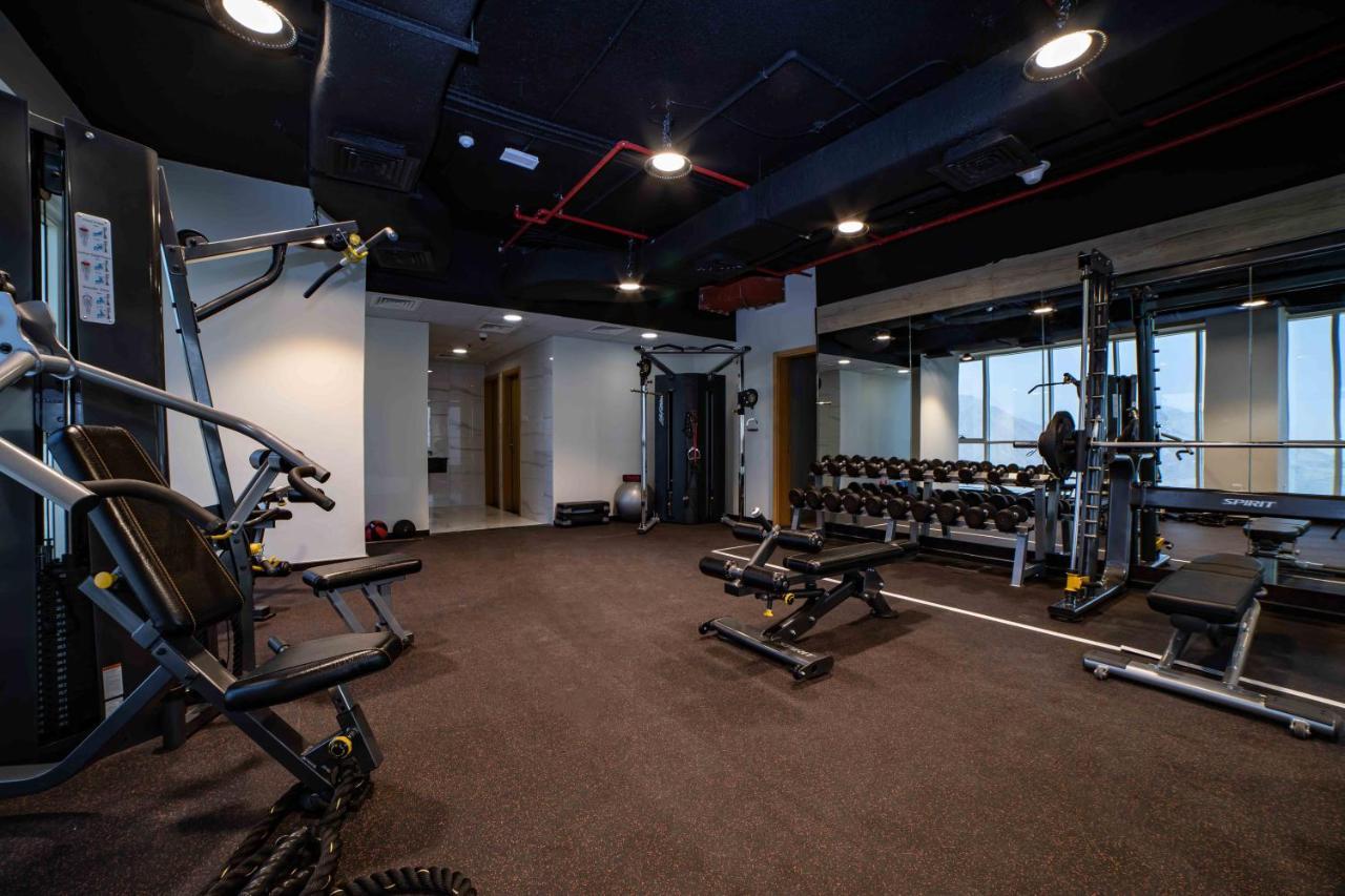 Platinum Coast Hotel Apartments Fudzsejra Kültér fotó The gym at the 100000 sq ft (9,300 sq m) headquarters of the company in Hyderabad, India