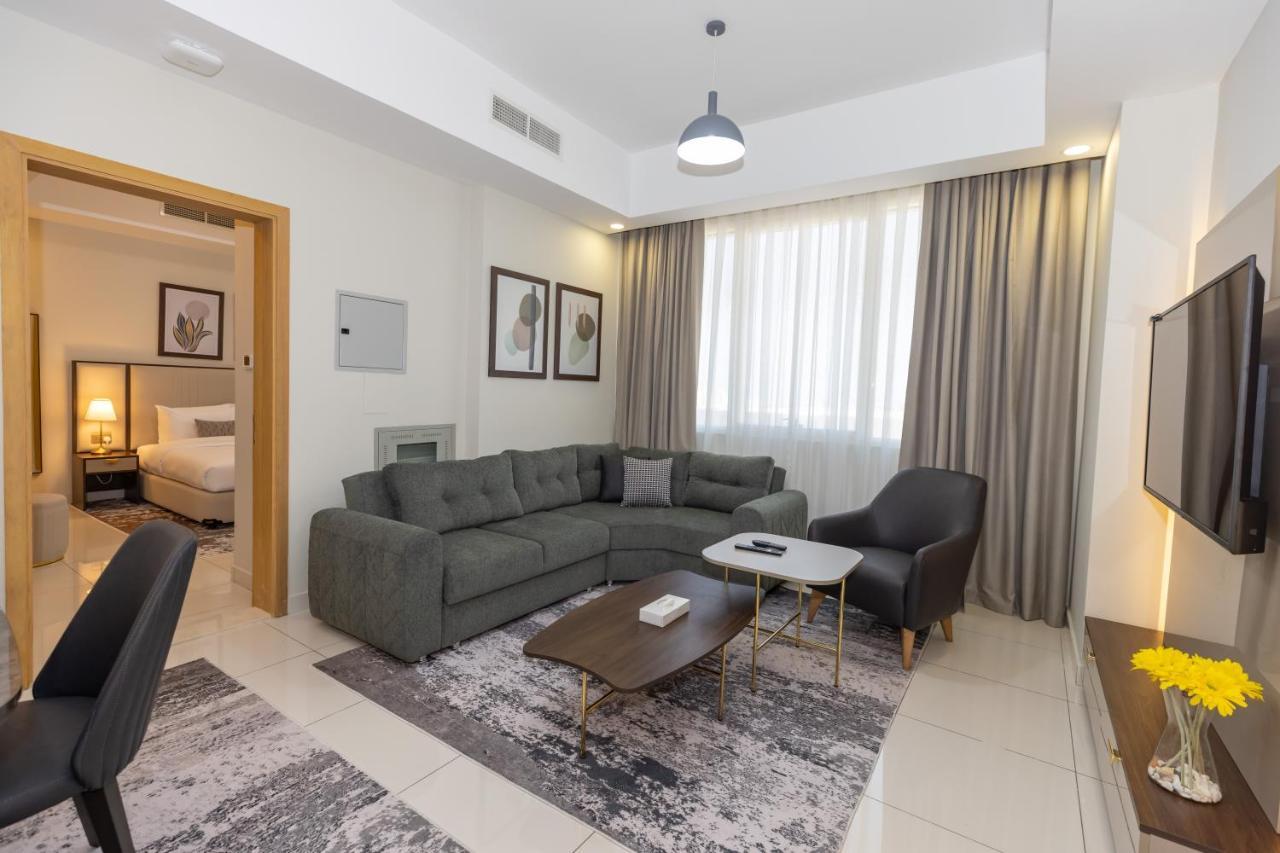 Platinum Coast Hotel Apartments Fudzsejra Kültér fotó Living room